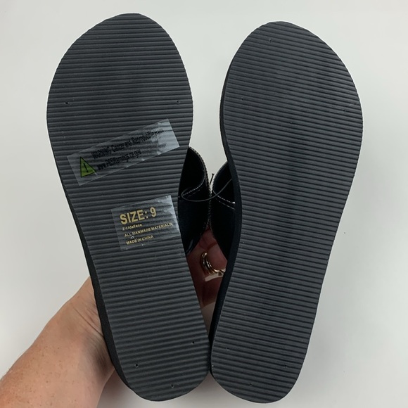 Betty Boop Sparkle rhinestone Wedge sandals Flip flop style Size 9 Red black NWT - Picture 9 of 15